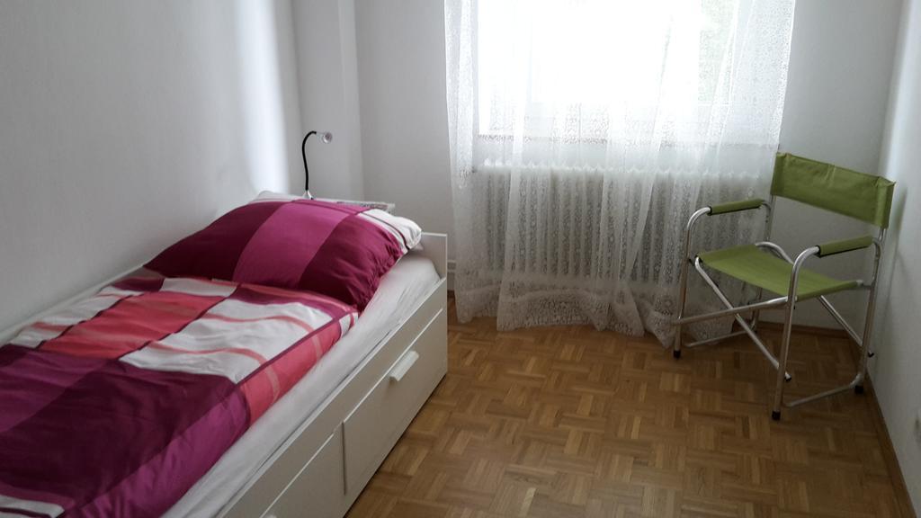 Schoene Ferien Und Messewohnung Naehe Duesseldorf Und Koeln 한 외부 사진