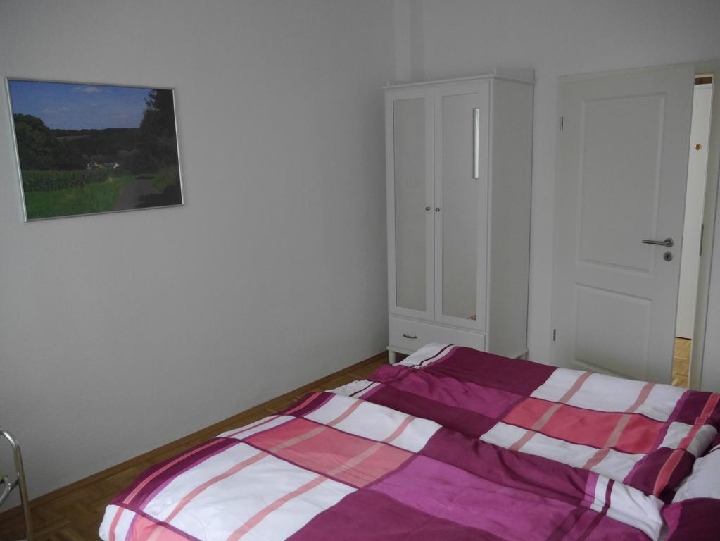 Schoene Ferien Und Messewohnung Naehe Duesseldorf Und Koeln 한 외부 사진